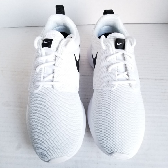 NEW Nike Roshe One White/Black Women 6.5 - Picture 4 of 6